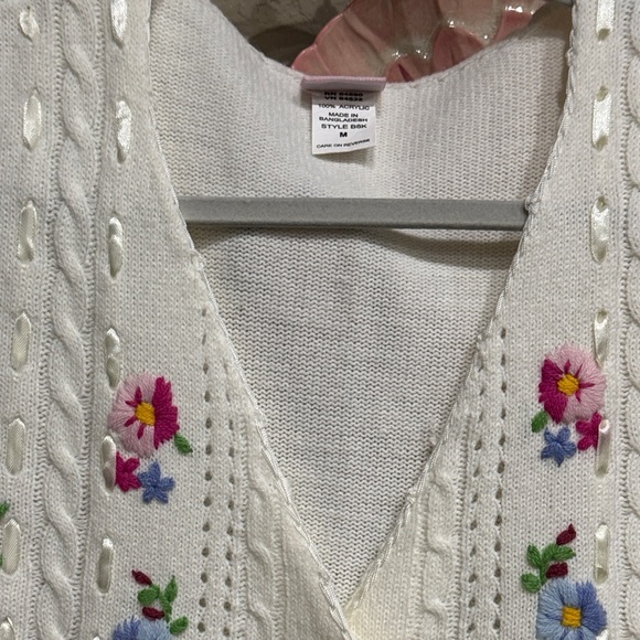 Vintage Adrian Delafield Floral Embroidered Knit Vest SZ M 1990’s Great Cond. - Picture 9 of 9